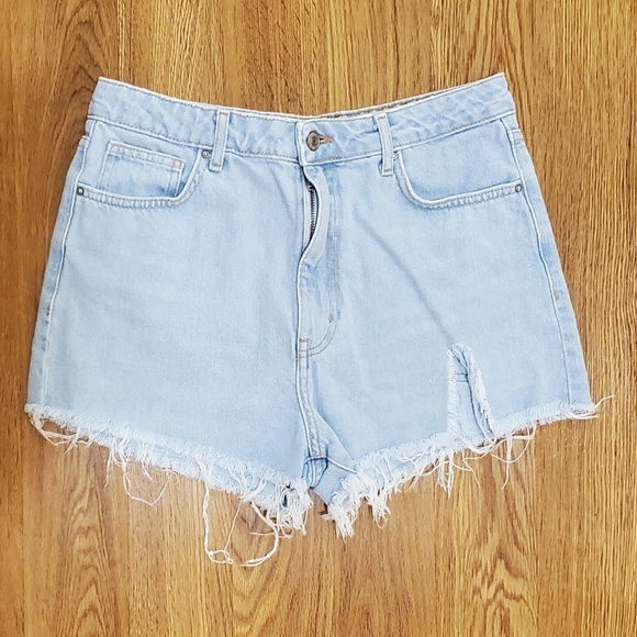 Forever 21 Pants - Forever 21 high rise jean shorts